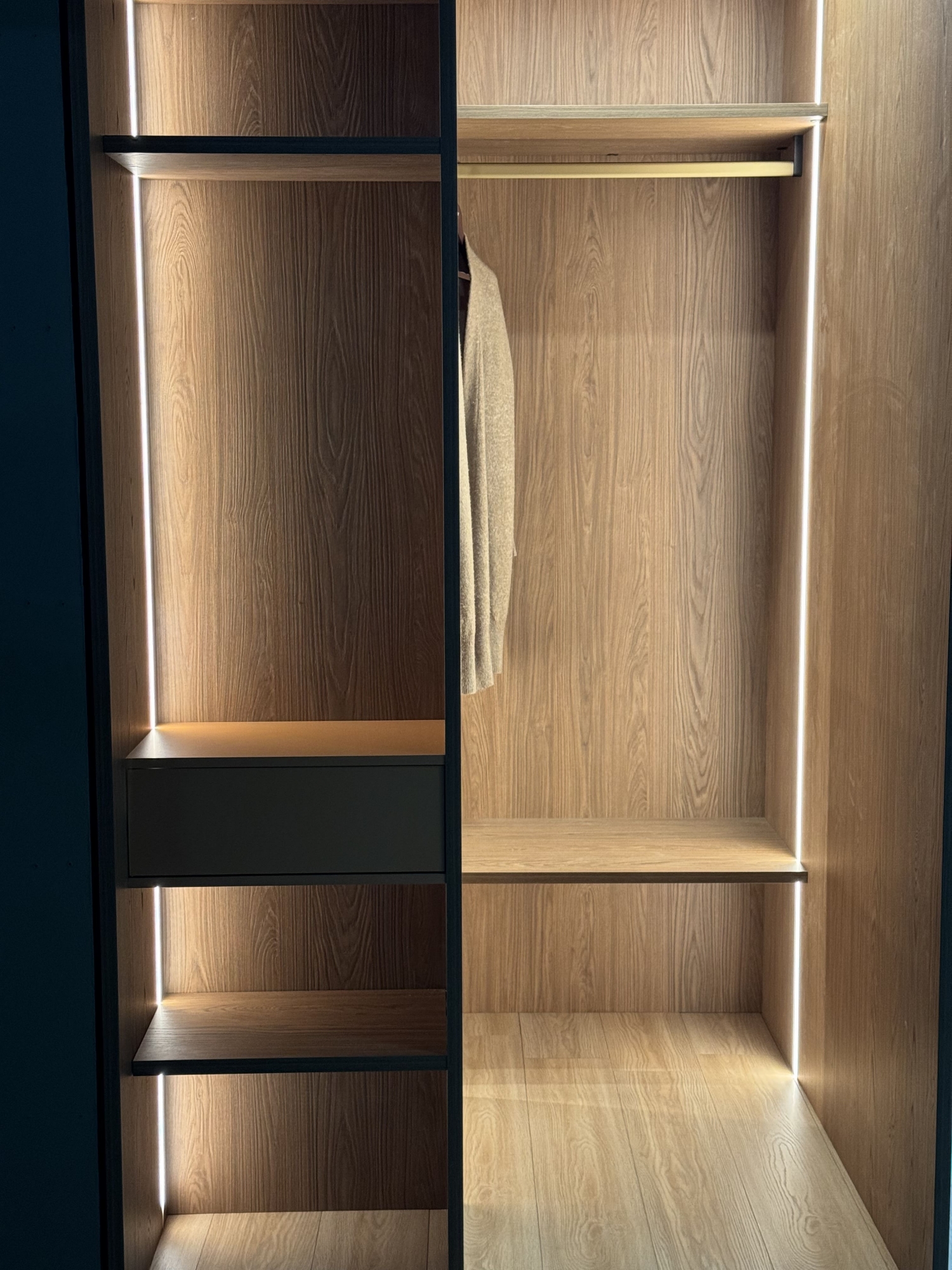 Гардеробная выставочный образец - фото 1 | «TSS Mebel»